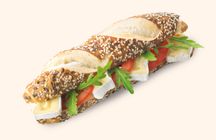 Laugenstangerl mit Camembert