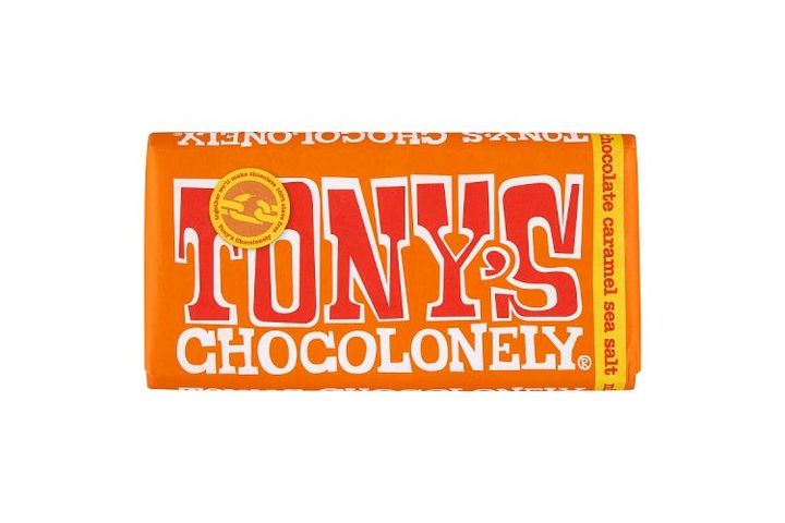 Tony's Chocolonely tejcsokoládé karamell darabokkal és tengeri sóval 180 g