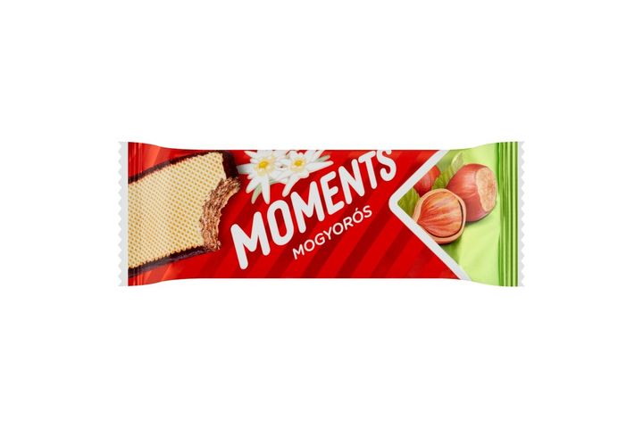 Moments Cocoa Coated Crispy Wafers with Hazelnut Cream Filling 45 g