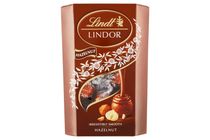 Lindt Lindor Milk Chocolate Pralines with Hazelnut Pieces and a Smooth Melting Filling 200 g