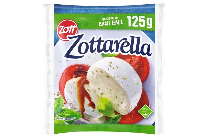 Zott Zottarella Mozzarella s bazalkou | 200 g