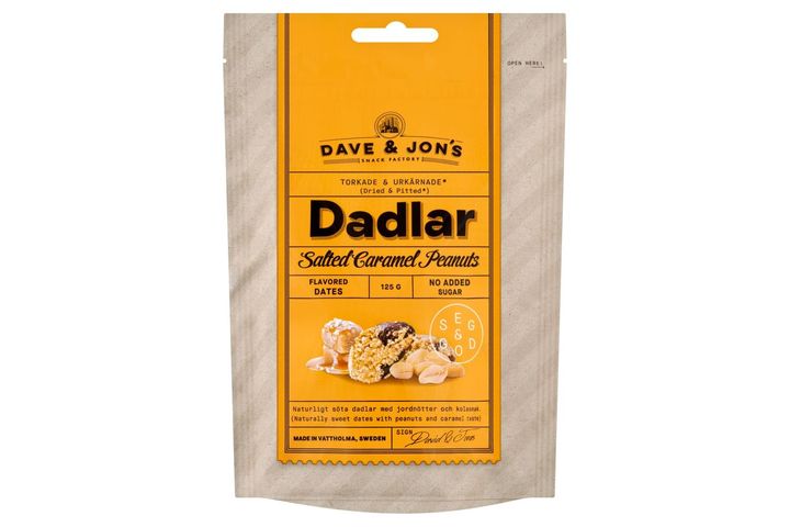 Dave & Jon's Seedless Flavoured Dates in Salted Caramel Flavour with Peanut Pieces 125 g