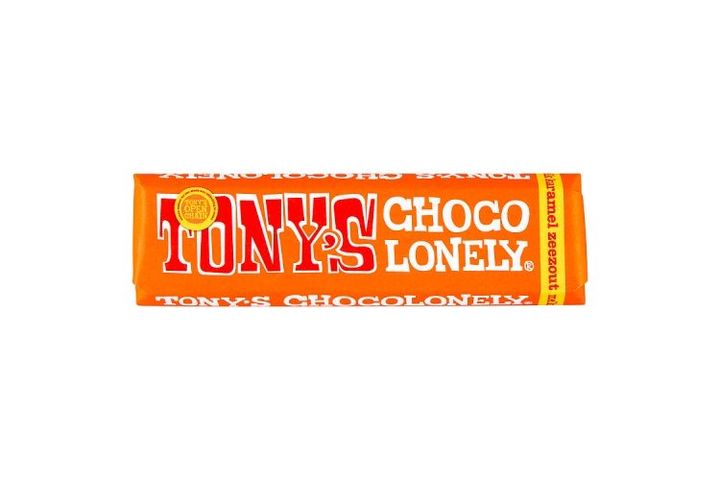 Tony's Chocolonely tejcsokoládé karamell darabokkal és tengeri sóval 47 g