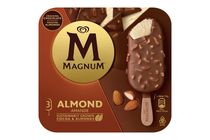 Magnum Almond vaníliás jégkrém tejcsokoládé bevonattal és manduladarabkákkal 3 x 100 ml (300 ml)