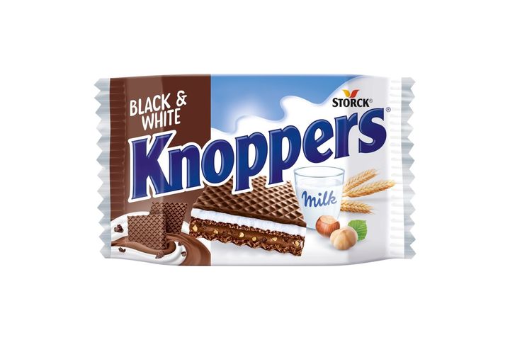 Knoppers Black & White tejes-mogyorós töltött ostya kakaós tejbevonóval félig mártva 25 g